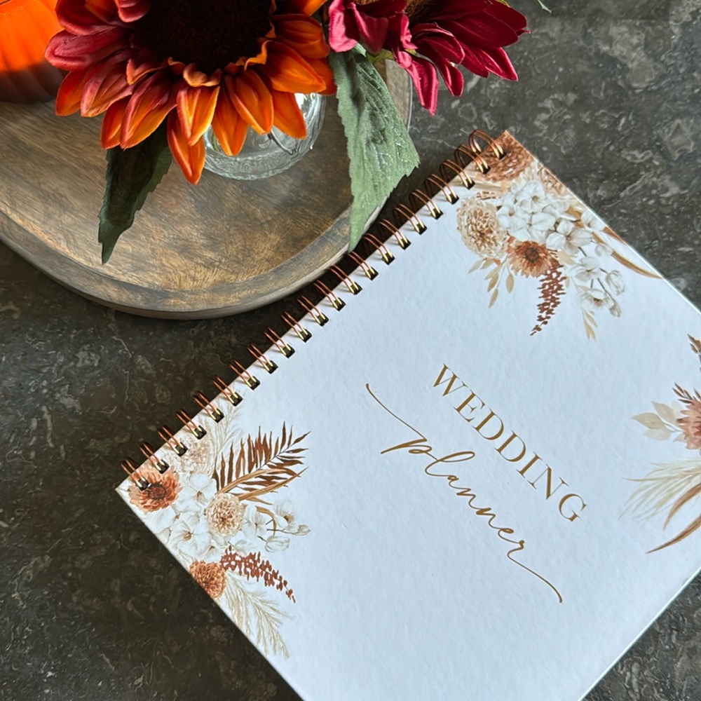 Wedding planning binder💍